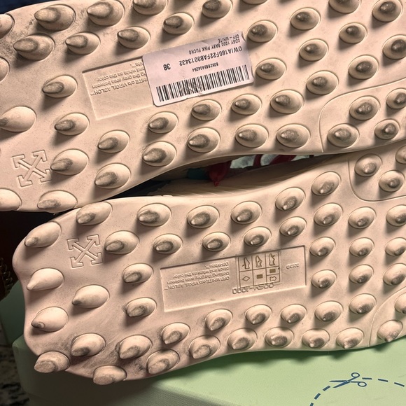 off white shoes - Picture 6 of 7